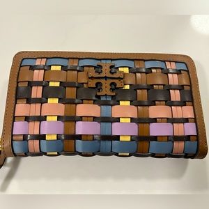 Excellent Condition Tory Burch Woven Zip Wallet